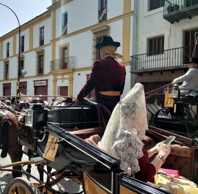 ¿Cómo se llama el traje típico de Andalucía?